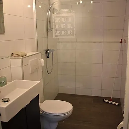 Benbzuiderzee Bed & Breakfast